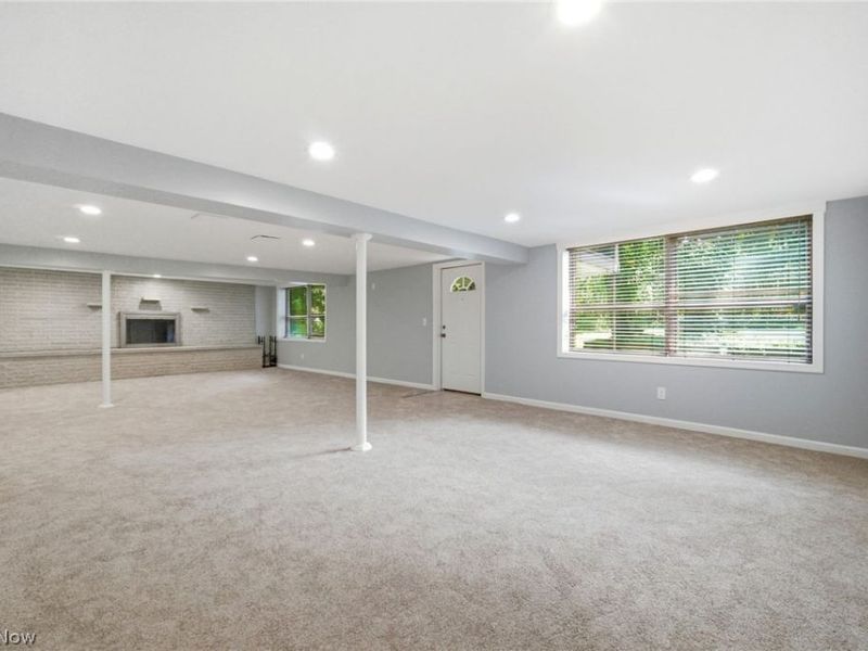 1097 Oak Tree Road, Akron, OH 44320 Photo 20