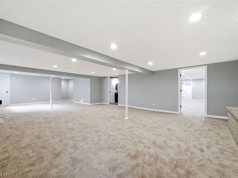 1097 Oak Tree Road, Akron, OH 44320 Photo 21