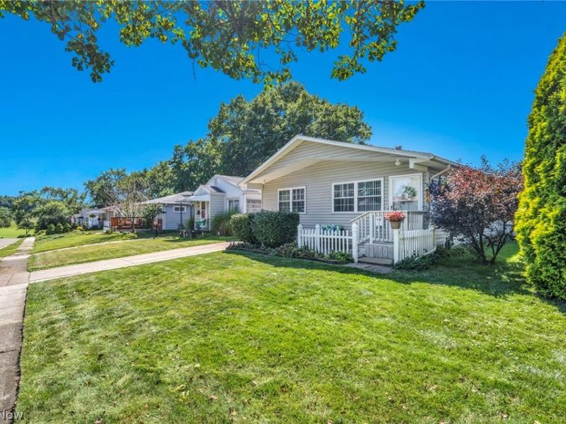 584 Stanley Road, Akron, OH 44312 Photo 3