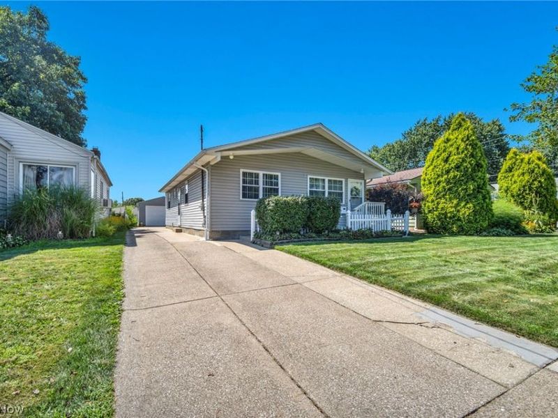 584 Stanley Road, Akron, OH 44312 Photo 4