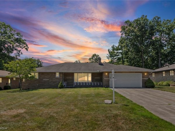 1488 Parkview Drive , Seven Hills, OH 44131