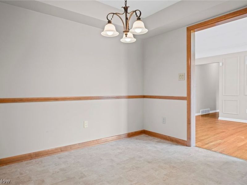 1488 Parkview Drive, Seven Hills, OH 44131 Photo 14