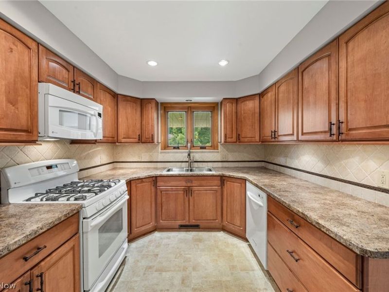 1488 Parkview Drive, Seven Hills, OH 44131 Photo 17