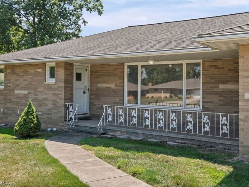 1488 Parkview Drive, Seven Hills, OH 44131 Photo 4
