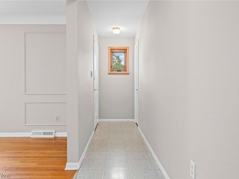 1488 Parkview Drive, Seven Hills, OH 44131 Photo 6