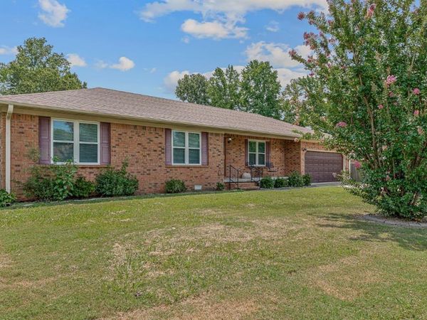 1303 Daniel Drive, Paragould, AR 72450