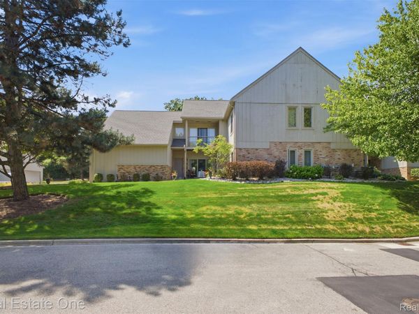 29363 Laurel Drive, Farmington Hills, Mi 48331