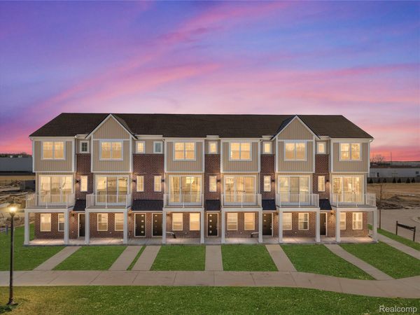 30037 Center Street , Unit 20, Lyon Township, Mi 48165