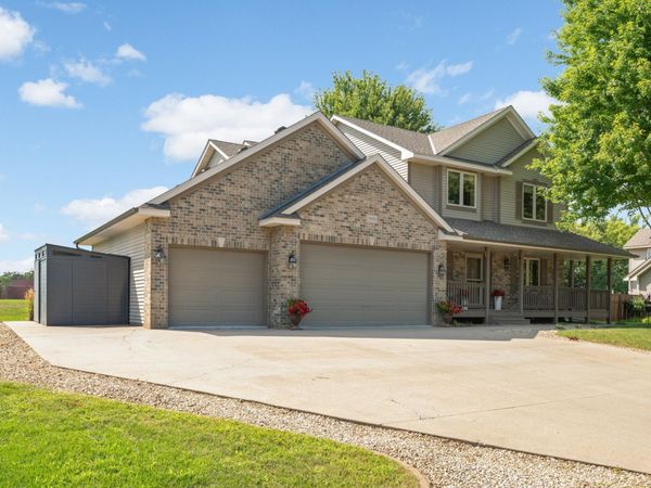 20511 Islandview Circle, Lakeville, MN 55044
