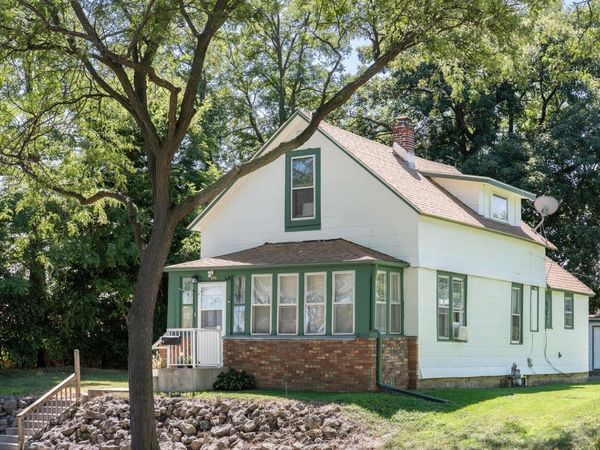 568 Lawson Avenue W, Saint Paul, MN 55117