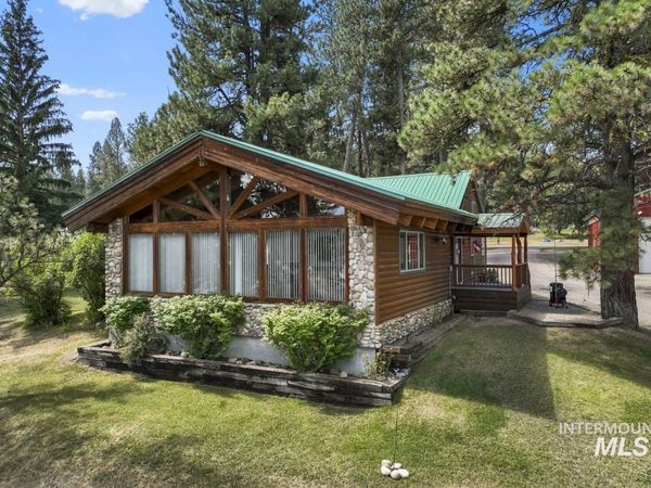 739 S Main St, Cascade, ID 83611