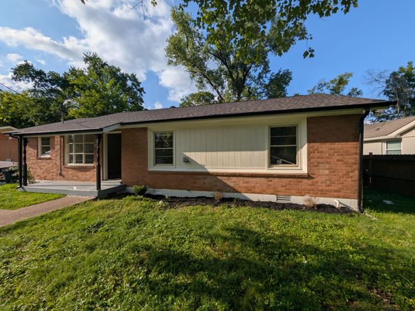 5032 Bonnameade Dr , Hermitage, TN 37076