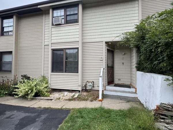 17 Hunts Court , South Abington Twp, PA 18411