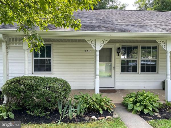 208 MAPLE STREET, Unit 204, MIDDLEBURG, VA 20117