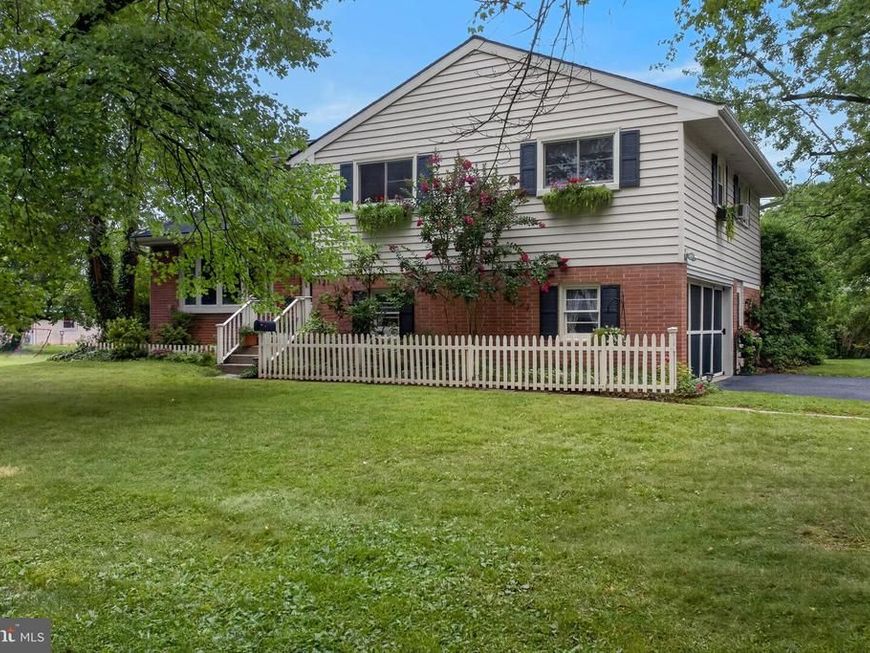 121 Home Lane , Landisville, PA 17538 Main Photo