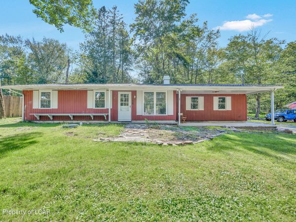 58 Westwood Boulevard, Gouldsboro, PA 18424