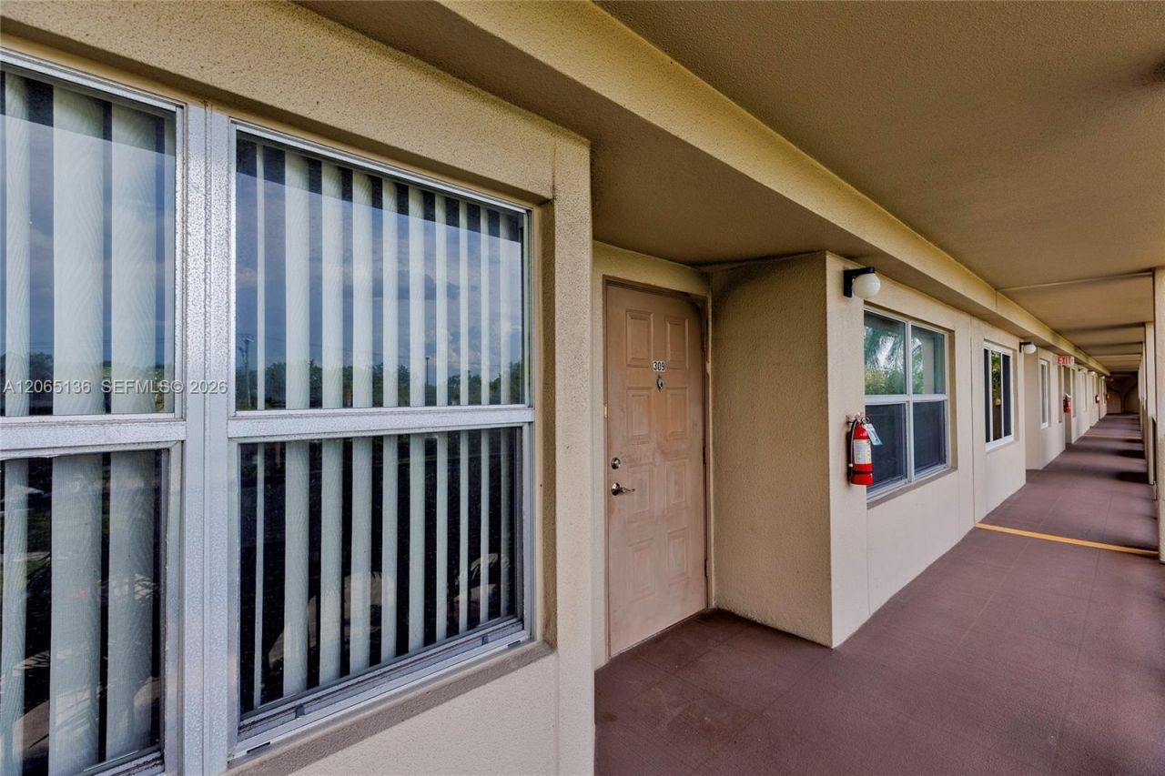 550 SW 138th Ave , Unit 309K, Pembroke Pines, FL 33027 Photo
