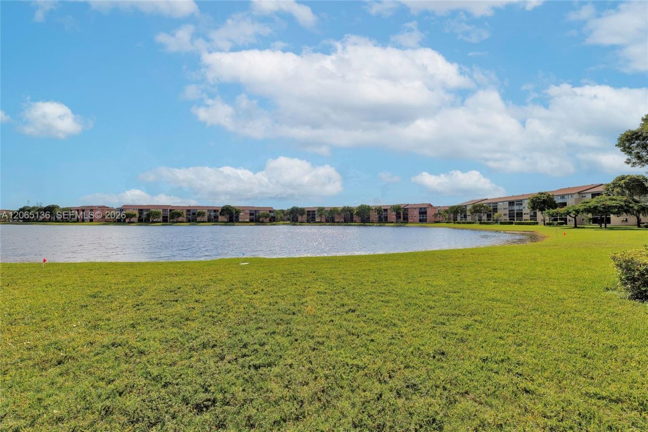 550 SW 138th Ave , Unit 309K, Pembroke Pines, FL 33027 Photo