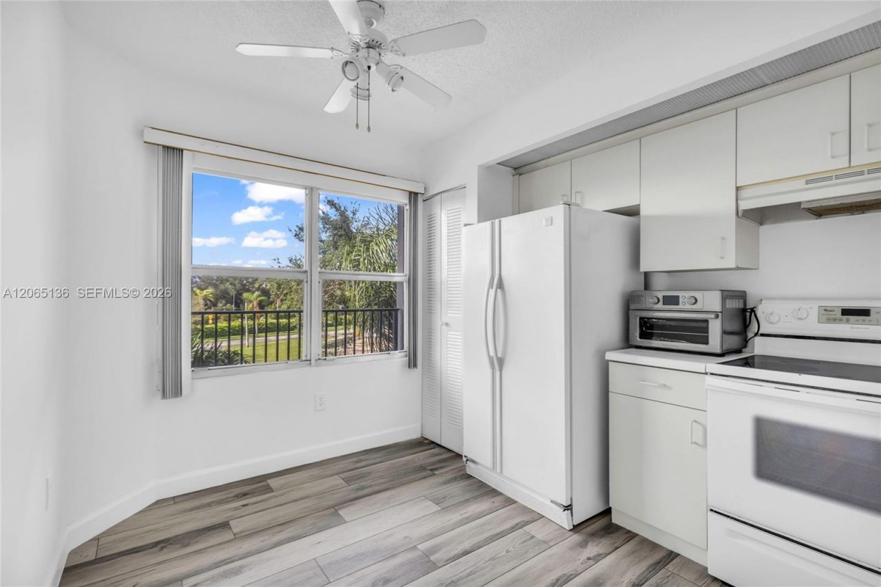 550 SW 138th Ave , Unit 309K, Pembroke Pines, FL 33027 Photo