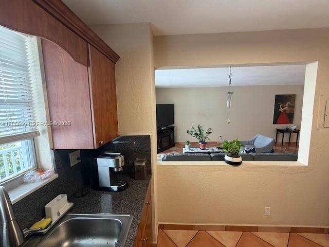 137 Golden Isles Dr , Unit 912, Hallandale Beach, FL 33009 Photo