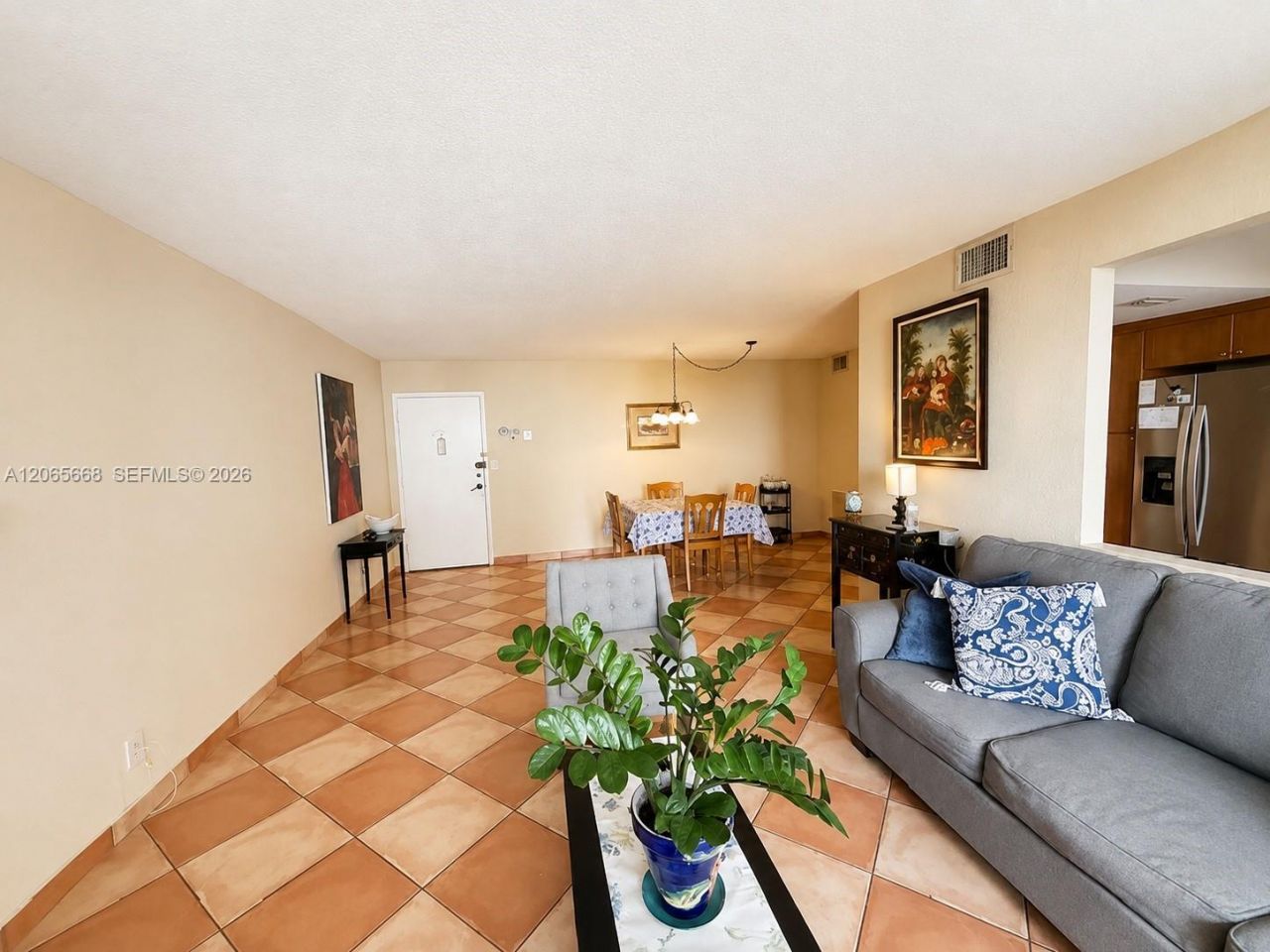 137 Golden Isles Dr , Unit 912, Hallandale Beach, FL 33009 Photo