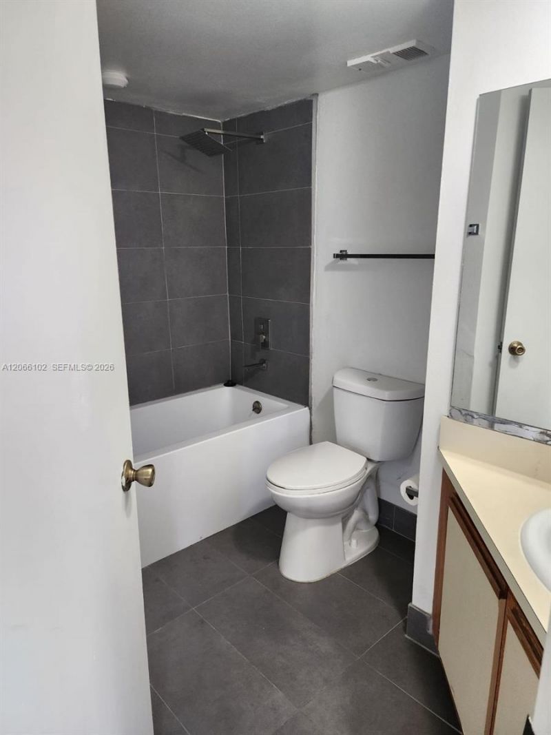 2445 SW 18th Ter , Unit 711, Fort Lauderdale, FL 33315 Photo