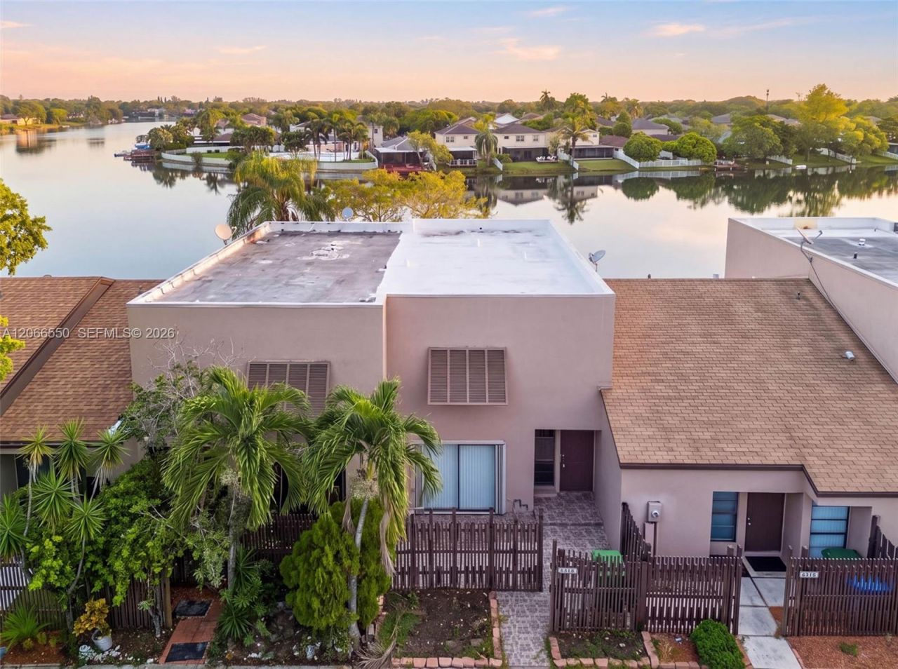 1217 NW 122nd Ter , Pembroke Pines, FL 33026 Photo