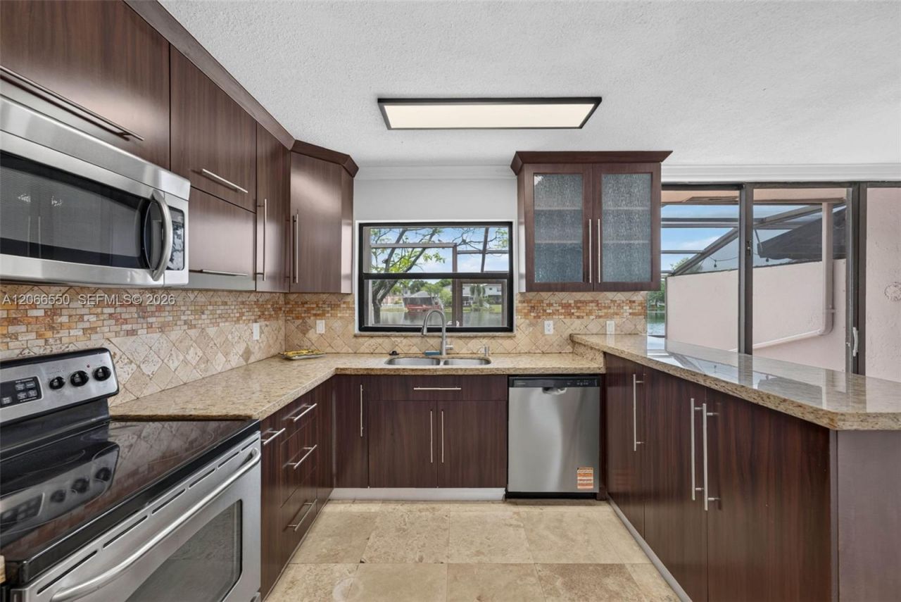 1217 NW 122nd Ter , Pembroke Pines, FL 33026 Photo