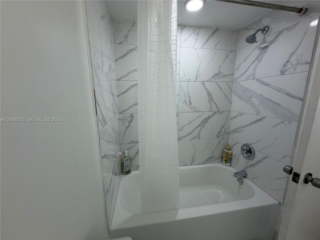18031 Biscayne Blvd , Unit 601, Aventura, FL 33160 Photo