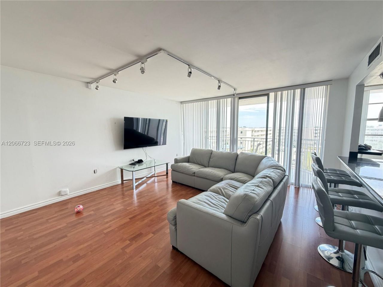 18031 Biscayne Blvd , Unit 601, Aventura, FL 33160 Photo