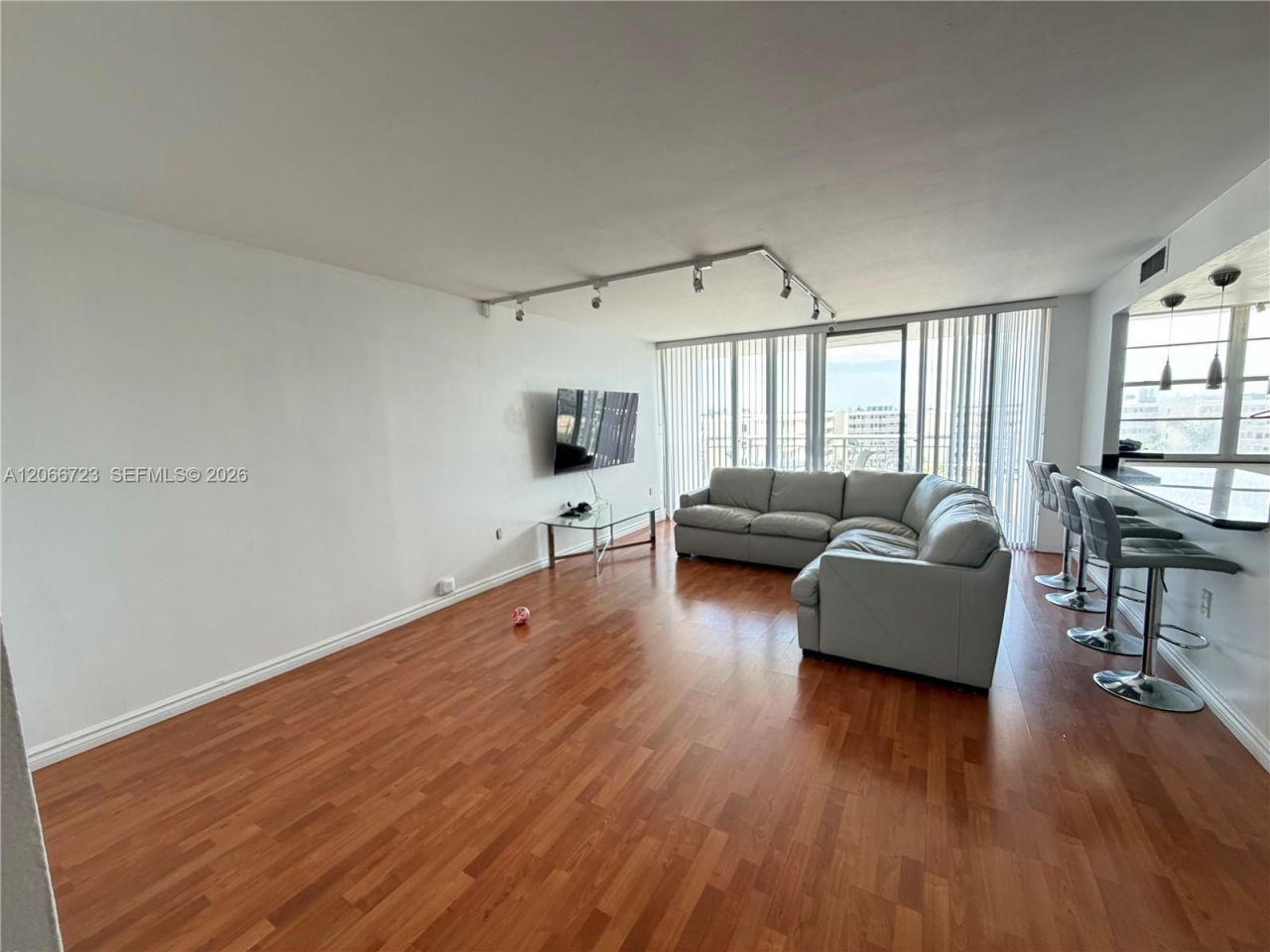 18031 Biscayne Blvd , Unit 601, Aventura, FL 33160 Photo