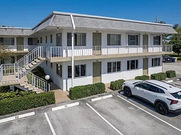 2920 CYNTHIA Lane, Unit 202, Lake Worth Beach, FL 33461