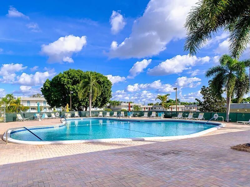 2920 Cynthia Lane, Unit 202, Lake Worth Beach, FL 33461 Photo