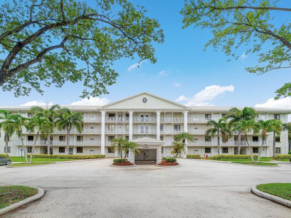 6169 Balboa Circle, Unit 202, Boca Raton, FL 33433