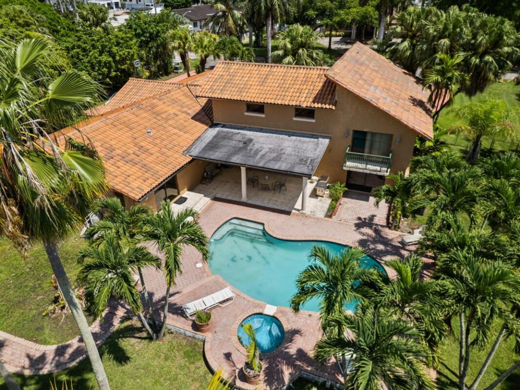 10010 NW 135th Street, Hialeah Gardens, FL 33018 Photo