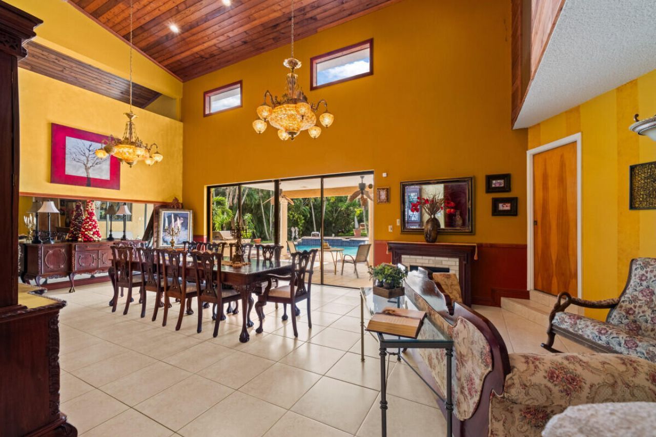 10010 NW 135th Street, Hialeah Gardens, FL 33018 Photo