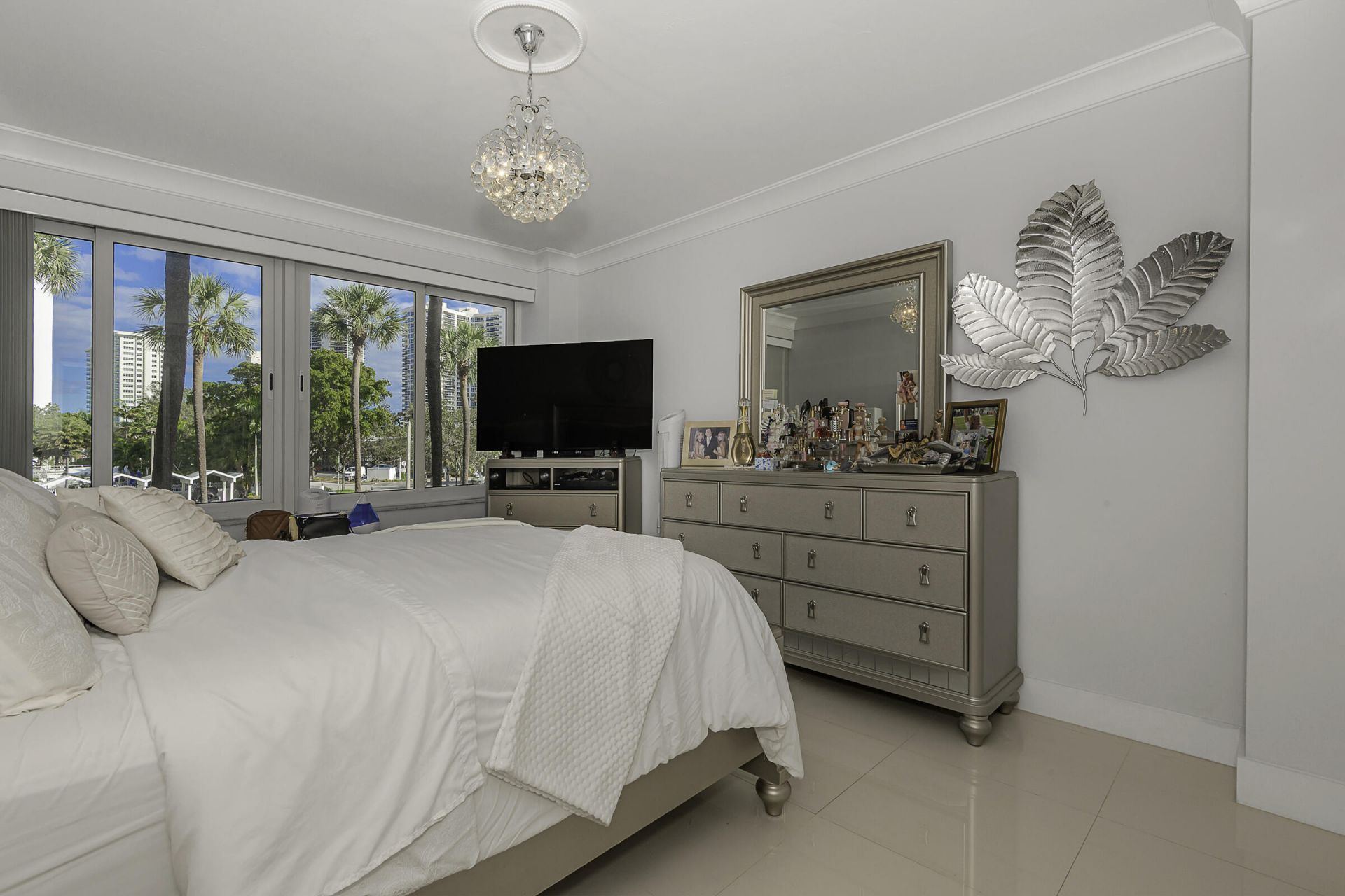 3233 NE 34th Street, Unit 215, Fort Lauderdale, FL 33308 Photo