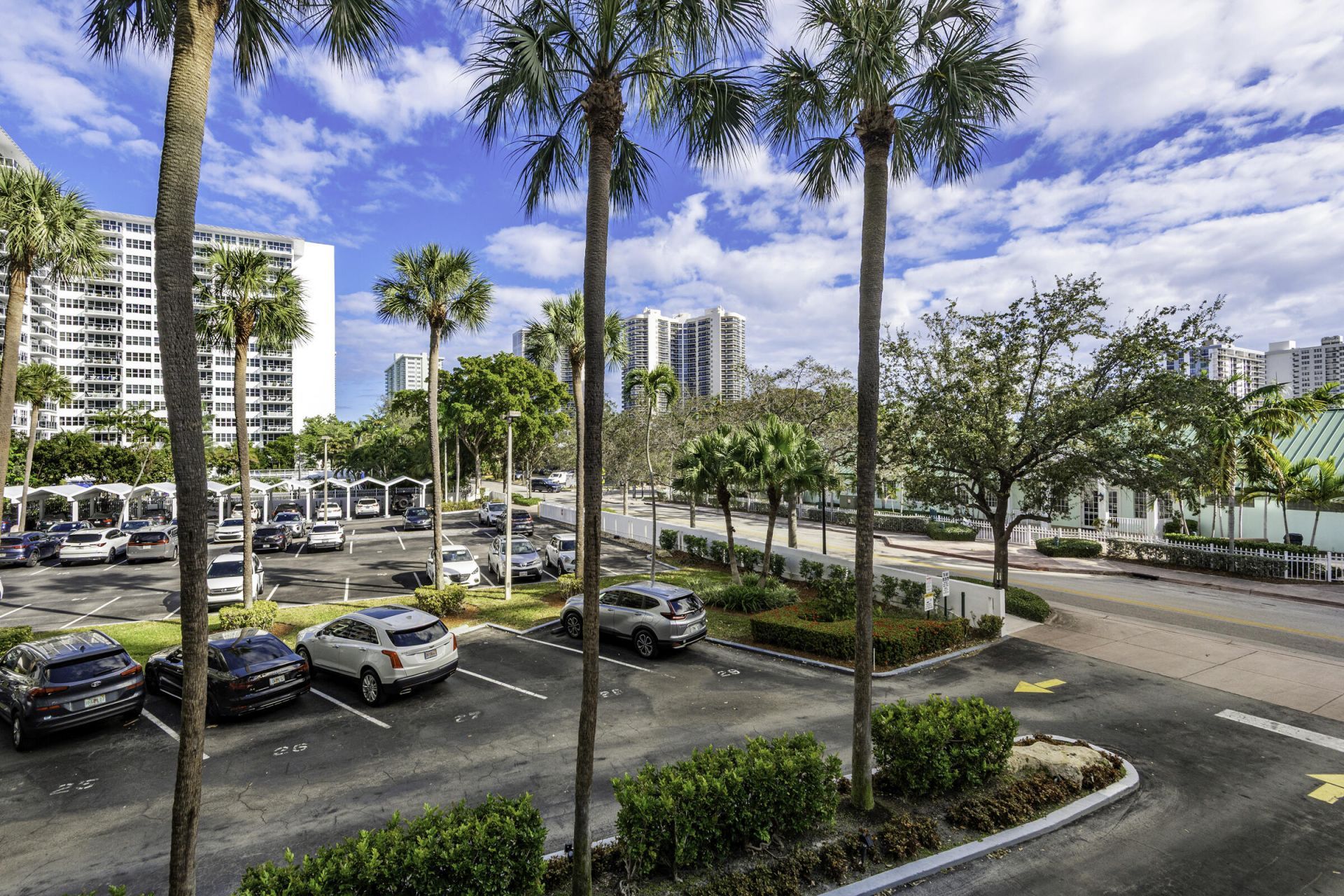 3233 NE 34th Street, Unit 215, Fort Lauderdale, FL 33308 Photo
