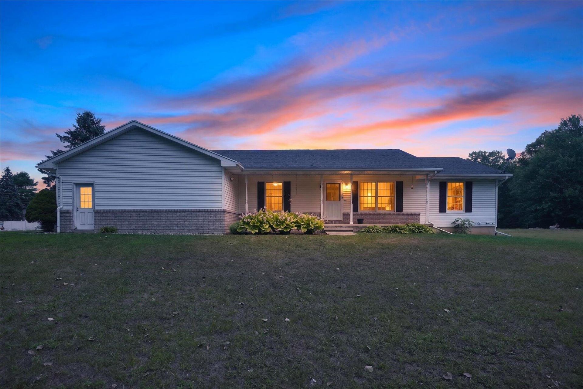 635 W Poplar Street, Carson City, MI 48811 Main Photo