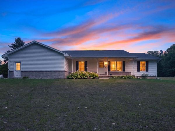 635 W Poplar Street, Carson City, MI 48811