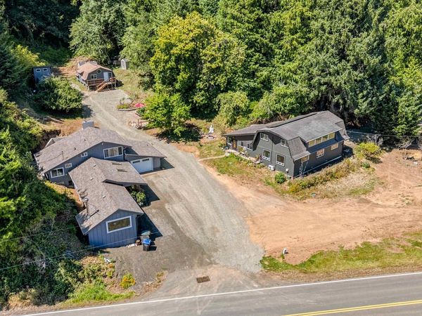 1995 N Bayview Rd, Waldport, OR 97394