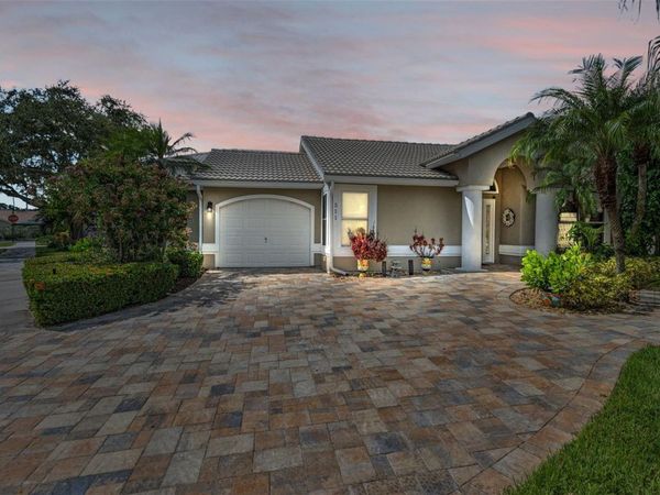 511 HAVERHILL LANE , SAFETY HARBOR, FL 34695
