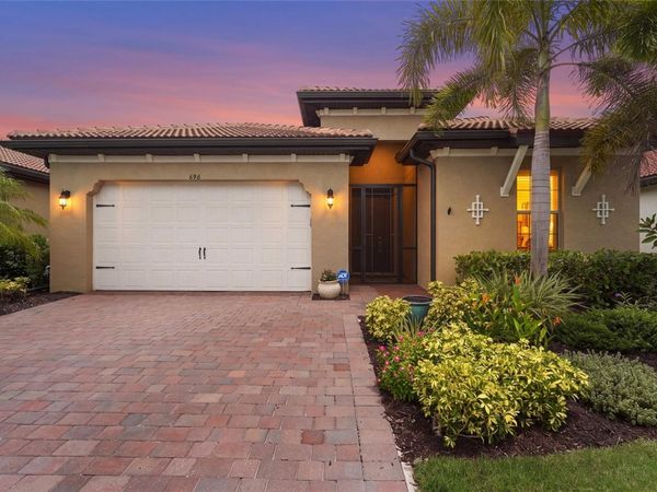 696 RAVELLO BOULEVARD , NOKOMIS, FL 34275