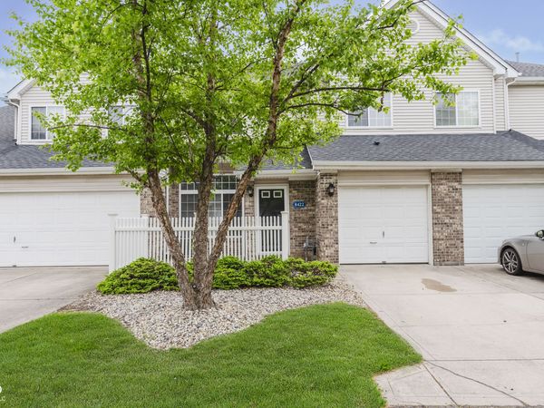 8422 Enclave Boulevard , Fishers, IN 46038