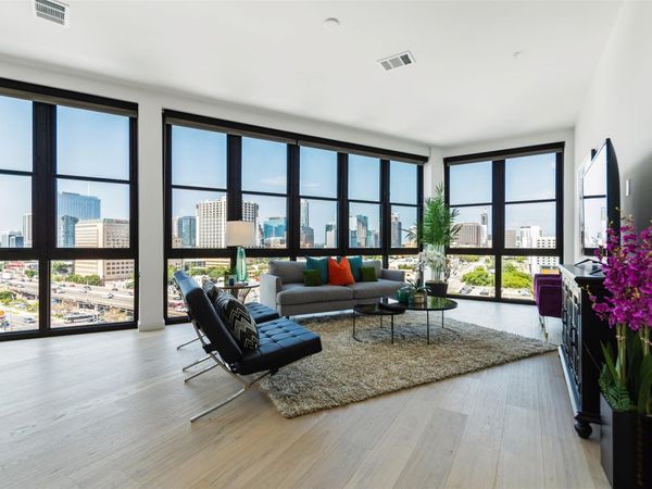 800 Embassy DR, Unit 525, Austin, TX 78702