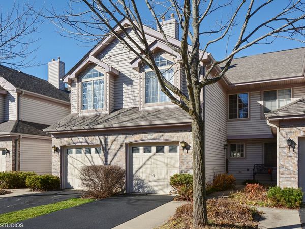 1560 N Saint Marks Place , Palatine, IL 60067