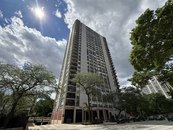 1355 N Sandburg Terrace , Unit 1801D, Chicago, IL 60610