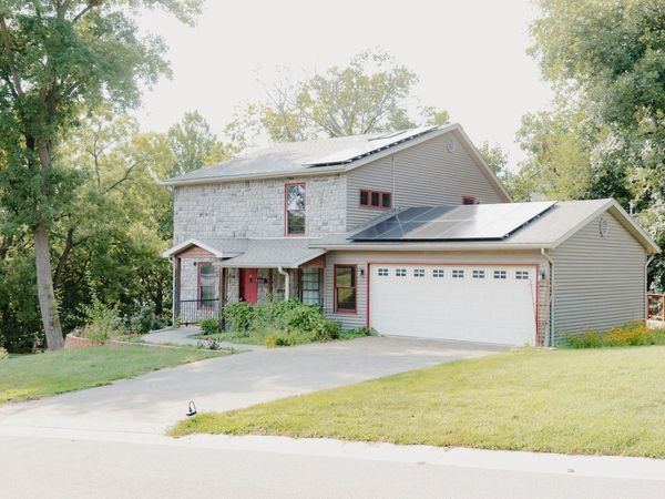 911 Ridgewood Drive, Quincy, IL 62301