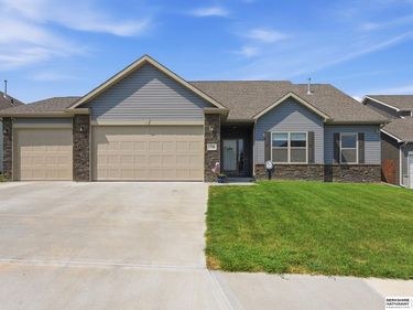 17706 Ogden Street, Omaha, NE 68116