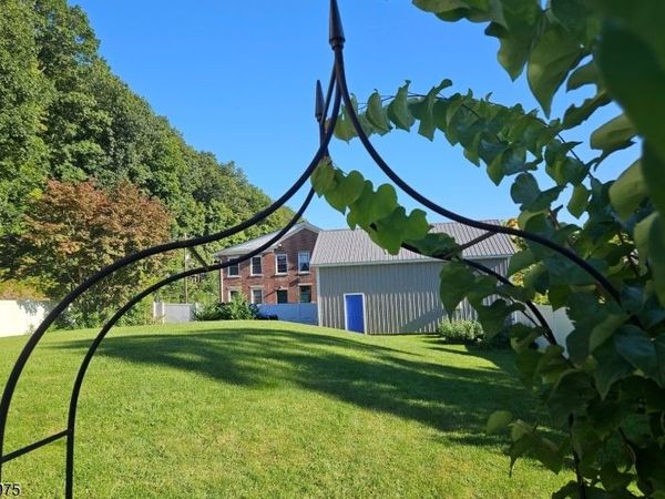 55 Valley St, Knowlton, NJ 07832